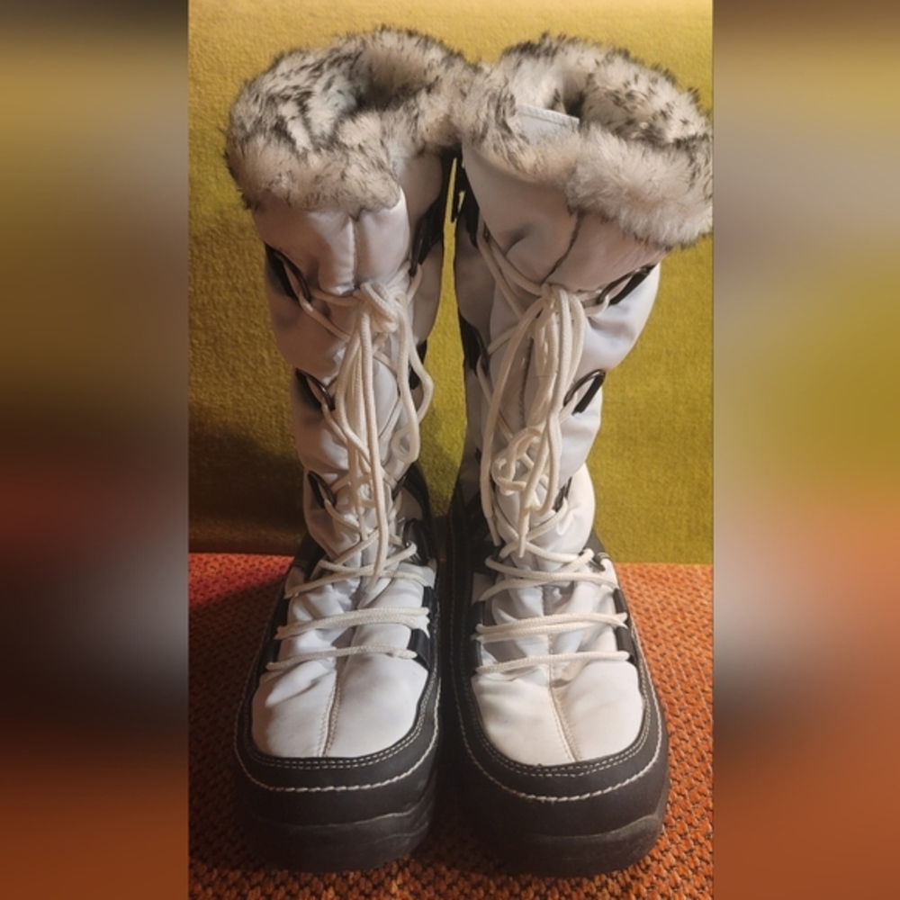 Totes Winter Boots size 9, white & black